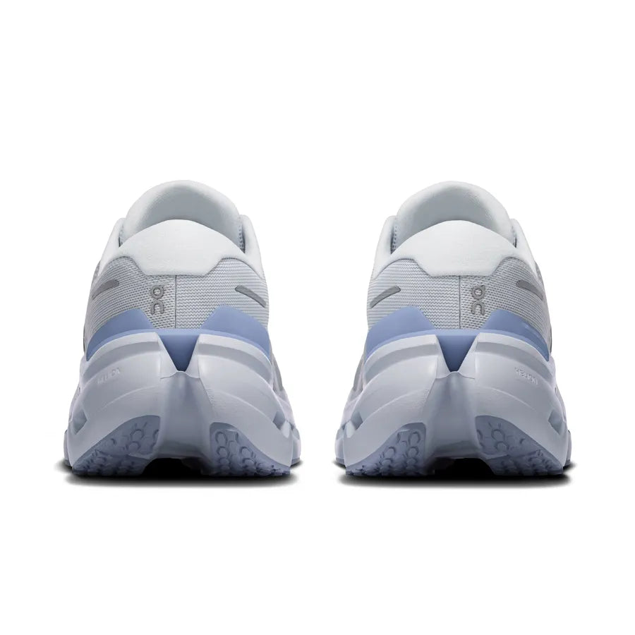 On CloudRunner 3 - Womens