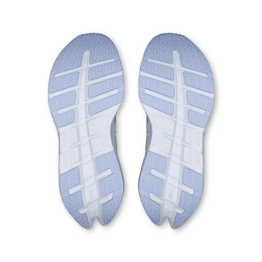 On CloudRunner 3 - Womens